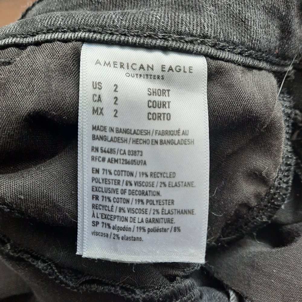 American Eagle Outfitters Ripped Black Jeans Size 2 Short - Picture 3 of 4